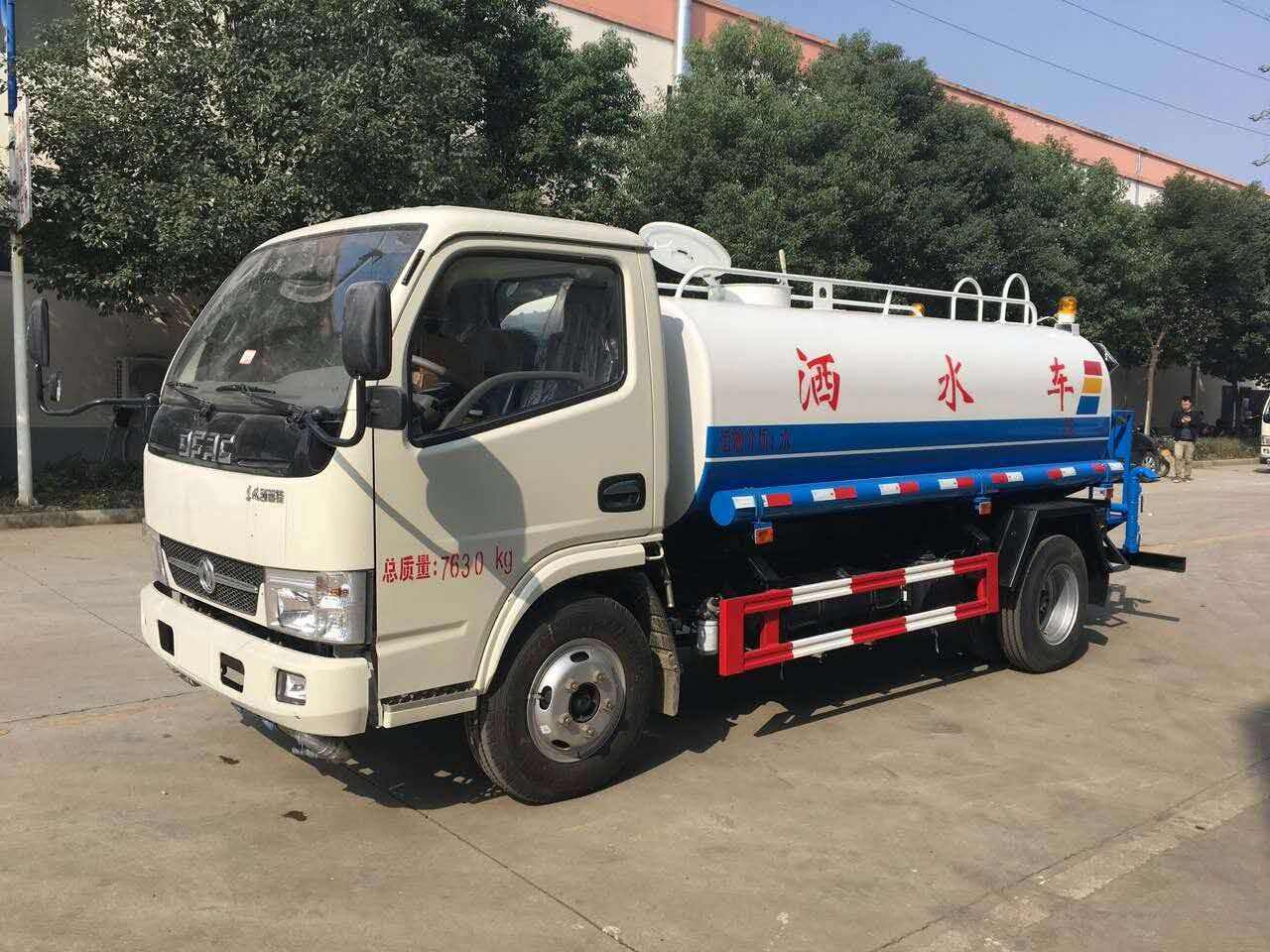 5噸灑水車(chē)在哪里有賣(mài)？湖北楚勝汽車(chē)13886887089